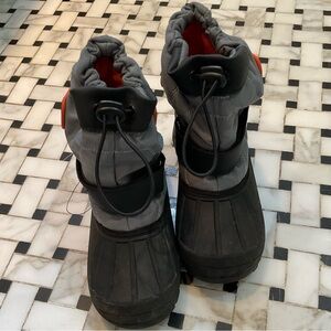 Snow Boots Thermolite Lined with Velcro Closure, Grey/Orange/Black, Size 2